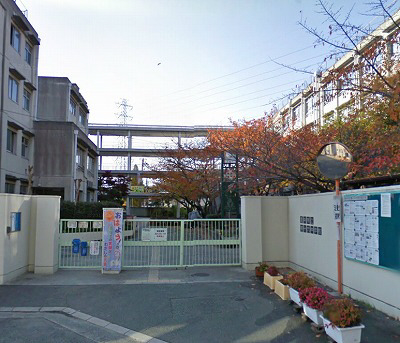 中学校　第十六中学校（中学校）まで600m