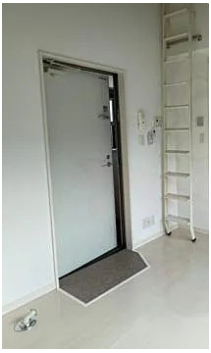 玄関　※同物件参考写真