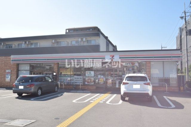 コンビニ　セブンイレブン 伊丹大野1丁目店（コンビニ）まで820m