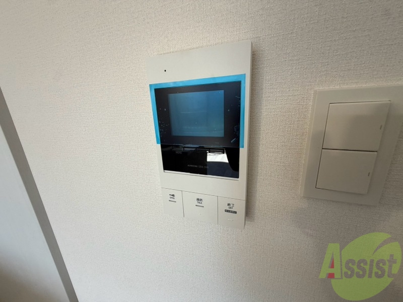 セキュリティ　ＴＶモニター付インターホンです。来客者の顔が見えるので安心！