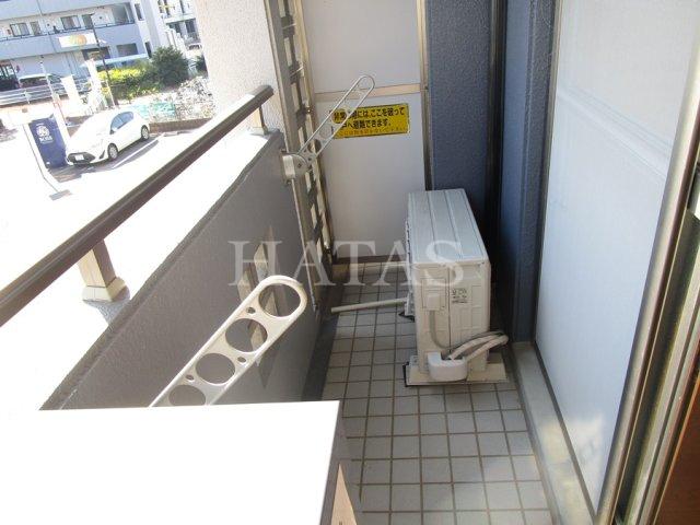 バルコニー　同物件別部屋です。