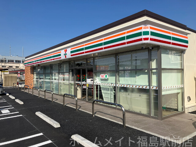 コンビニ　セブンイレブン大阪靱本町2丁目店（コンビニ）まで132m