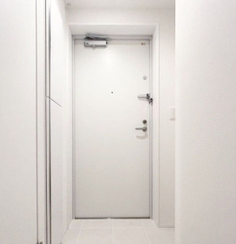 玄関　※別部屋参考写真
