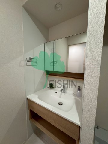 洗面設備　シンプルで使いやすい洗面台です！