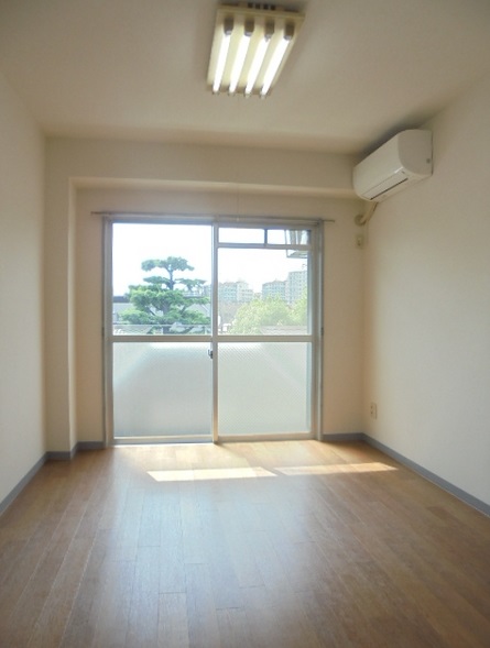 居室・リビング　洋室6帖のお部屋です