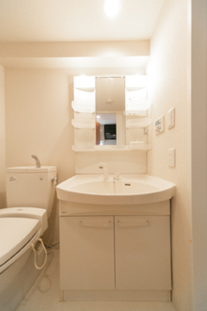 洗面設備　※写真は同タイプ住戸です。