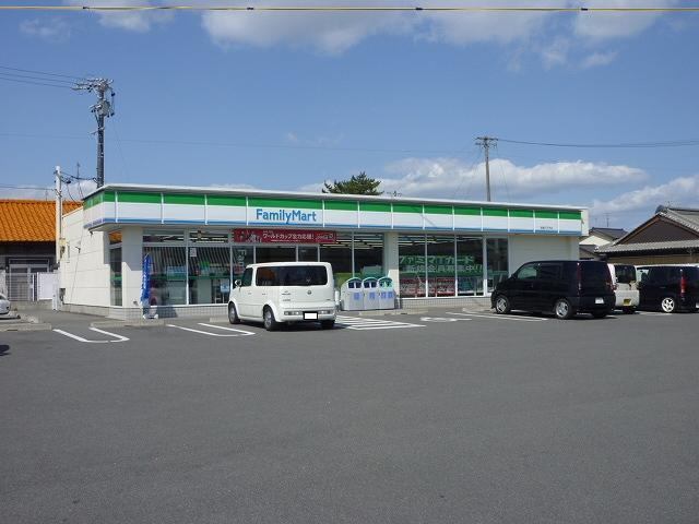 コンビニ　ファミリーマート鈴鹿三日市店（コンビニ）まで98m