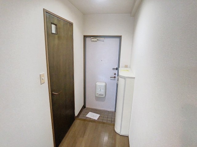 玄関　現況を優先します。（撮影時期：2024年7月）