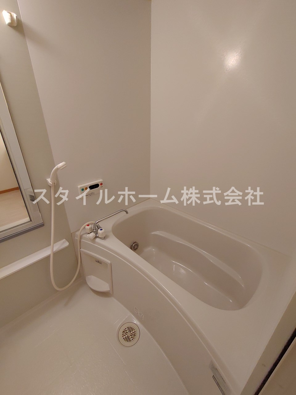バス・シャワールーム　別部屋写真です。