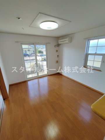 居室・リビング　別部屋写真です。