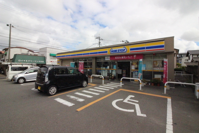 コンビニ　ミニストップ福岡八田１丁目店（コンビニ）まで170m