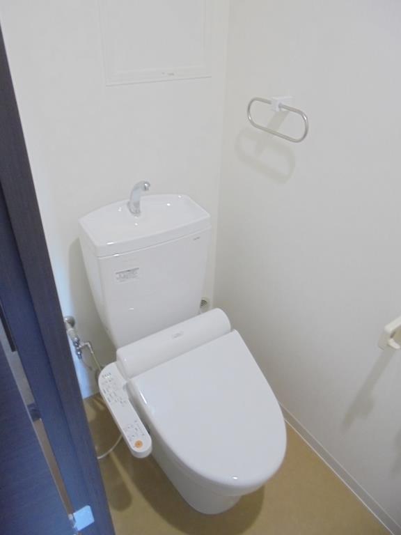トイレ　温水洗浄便座つきでおすすめです