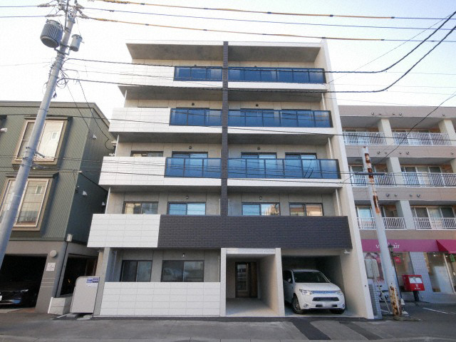 建物外観　★経済的な都市ガス！★お洒落なデザイナーズ！★エアコン完備！