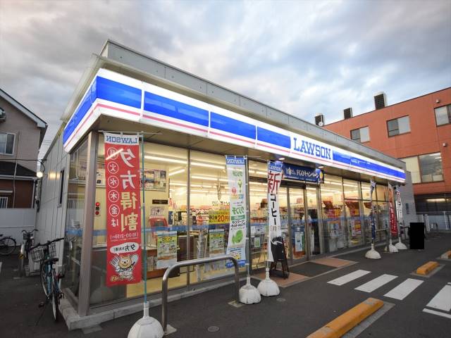 コンビニ　ローソン（コンビニ）まで744m