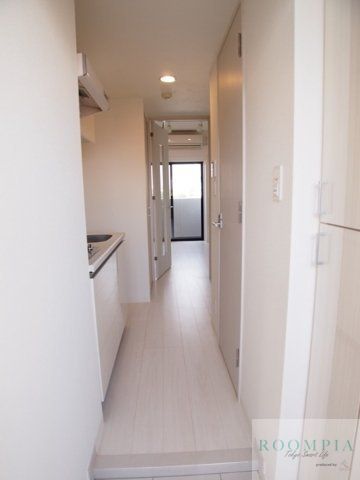 玄関　※写真は同タイプの別のお部屋です