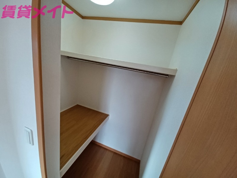 収納　同型参考写真