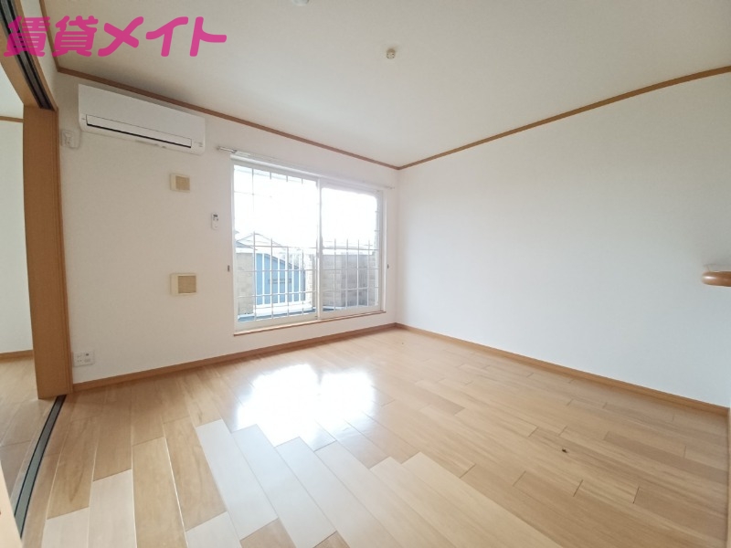 居室・リビング　同型参考写真