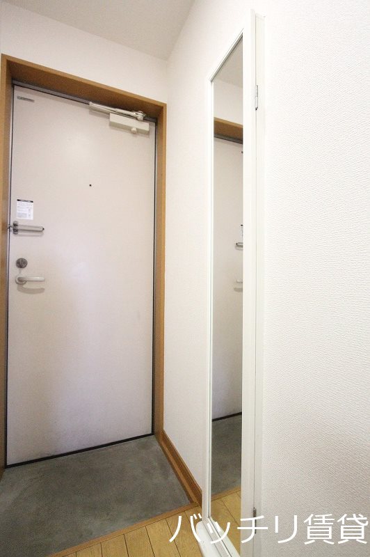 玄関　同型タイプの為現状優先