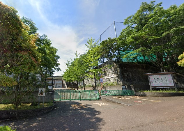小学校　高知市立介良潮見台小学校（小学校）まで1020m