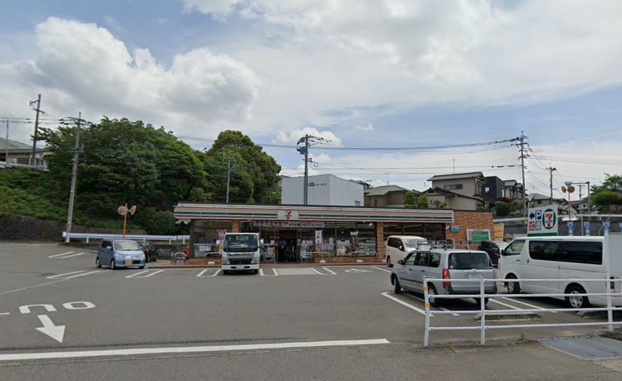 コンビニ　セブンイレブン 太宰府梅香苑1丁目店（コンビニ）まで653m