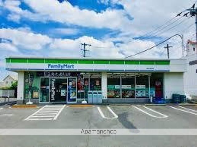 コンビニ　ファミリーマート（コンビニ）まで287m