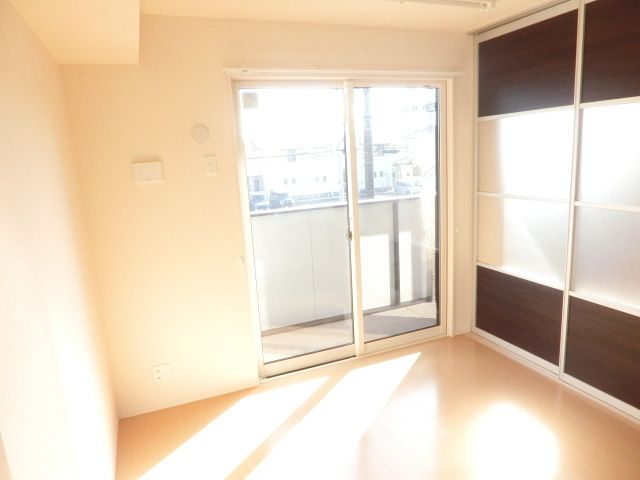その他部屋・スペース　リビング横のお部屋です。