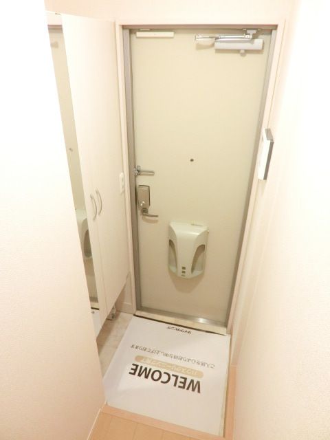 玄関　シューズボックス付きです。