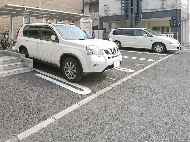駐車場　駐車場