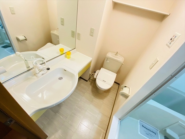 洗面設備　同一建物内１０１号室内装写真転載