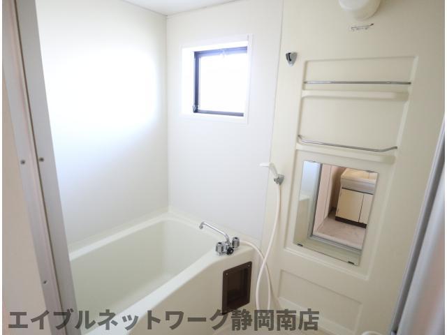 バス・シャワールーム　お風呂で日々の疲れを落としましょう