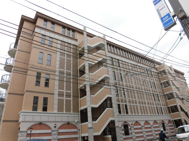 建物外観　ホテルのようなおしゃれな外観です