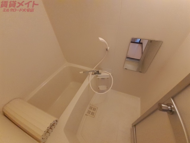 バス・シャワールーム　同型参考写真
