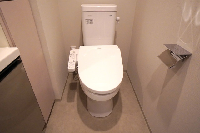 トイレ　※写真は同タイプ住戸です。