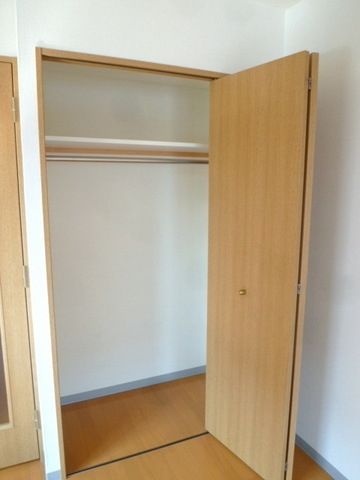 収納　クローゼットです。たっぷり入ります