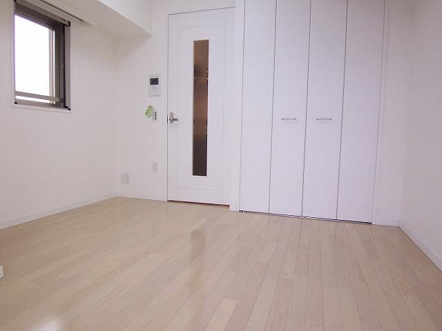 居室・リビング　室内
