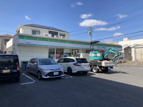 コンビニ　ファミリーマート（コンビニ）まで1145m