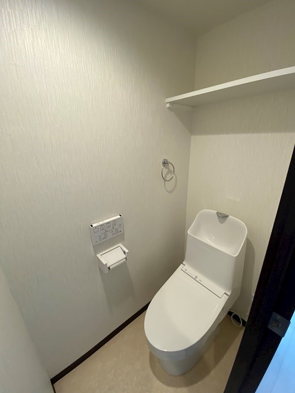 トイレ　※別のお部屋のお写真です。御参考までに。
