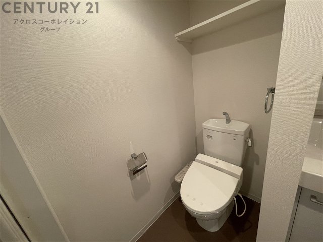 トイレ　温水洗浄便座付きのトイレです♪
