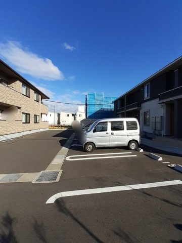 駐車場　駐車場に車を止められます