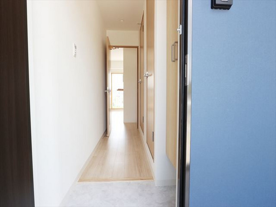 玄関　※別部屋の写真です