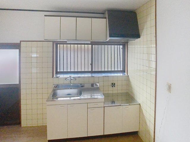 キッチン　2026年7月撮影。現況が相違する場合は現況を優先致します。