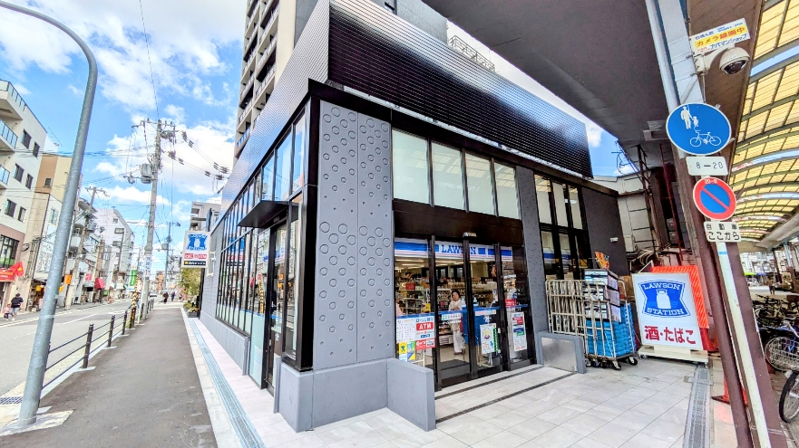 コンビニ　ローソン塚本駅前店（コンビニ）まで59m