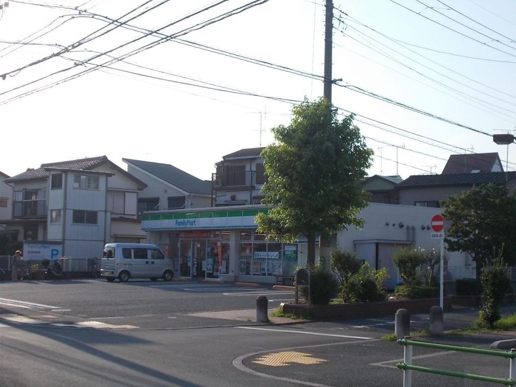 コンビニ　ファミリーマート東堀切一丁目店（コンビニ）まで290m