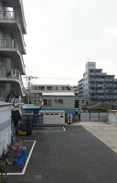 駐車場　?