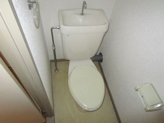トイレ　リフォーム前写真