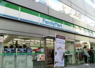 コンビニ　ファミリーマート神田和泉町店（コンビニ）まで163m