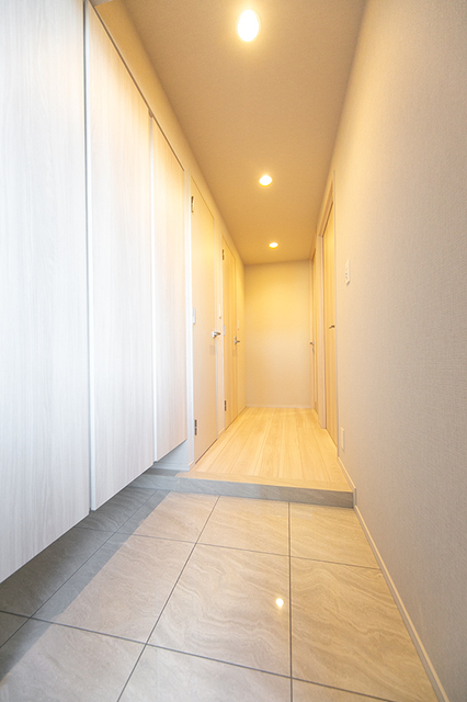 玄関　※写真は同タイプ住戸です。