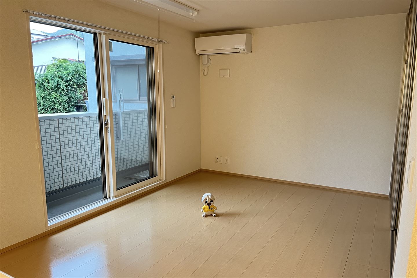 居室・リビング　☆同マンション別室の写真です☆