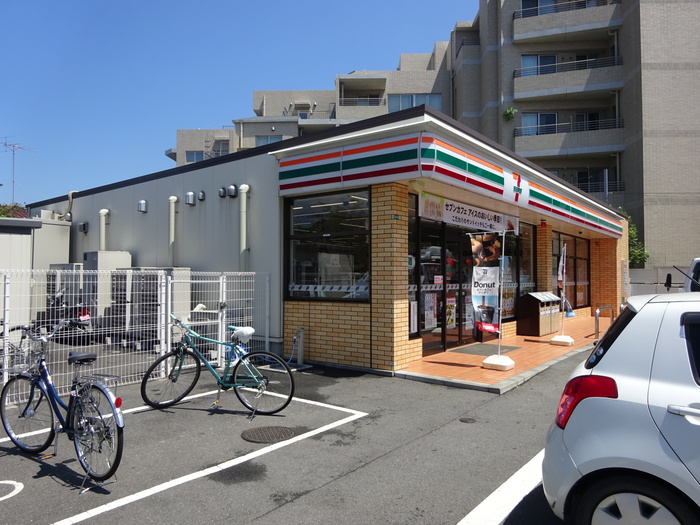 コンビニ　セブンイレブン 狛江駅南店（コンビニ）まで651m