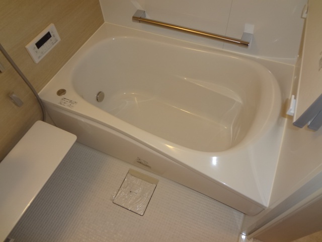 バス・シャワールーム　追焚き給湯器付き